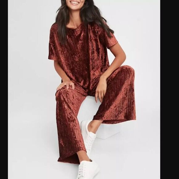 Banana Republic Crinkle Velvet Top | Size XS *top only* - Picture 3 of 11